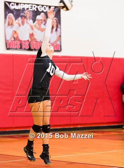 Thumbnail 2 in Aquinas [St. Thomas] vs Southern (OHSAA D4 Columbiana District Playoff) photogallery.