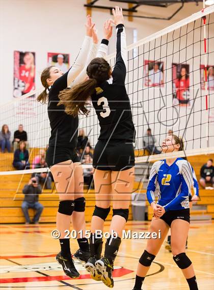 Thumbnail 1 in Aquinas [St. Thomas] vs Southern (OHSAA D4 Columbiana District Playoff) photogallery.