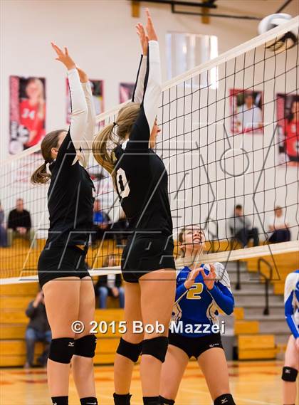 Thumbnail 2 in Aquinas [St. Thomas] vs Southern (OHSAA D4 Columbiana District Playoff) photogallery.