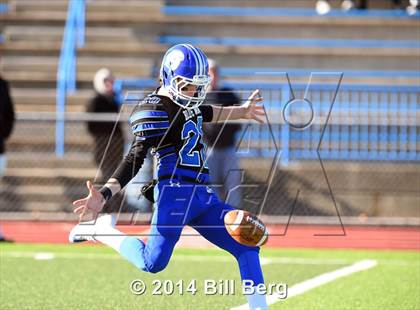 Thumbnail 3 in New Canaan vs Darien (CIAC Class L-Large Final) photogallery.