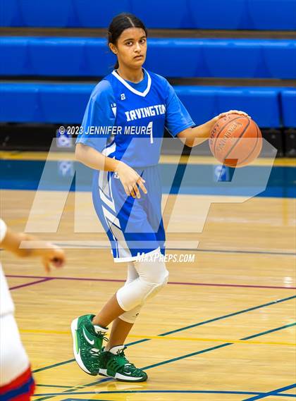 Thumbnail 1 in San Leandro vs. Irvington (Newark Optimist Club Holiday Classic) photogallery.