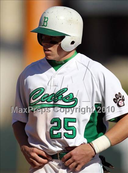 Thumbnail 2 in McNeil vs. Brenham (Rock Hardball Classic) photogallery.