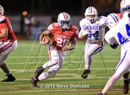 Thumbnail 2 in Archbishop Rummel vs Jesuit  (LHSAA District 1 Quarterfinal) photogallery.