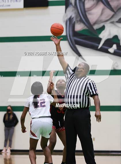Thumbnail 3 in Horn vs Tyler Legacy photogallery.
