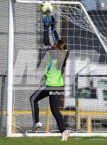 Thumbnail 3 in Lee Vs Harlan (NEISD Soccer Showcase) photogallery.