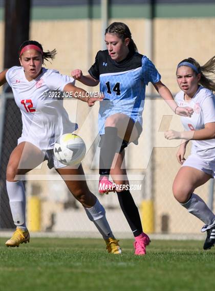 Thumbnail 1 in Lee Vs Harlan (NEISD Soccer Showcase) photogallery.