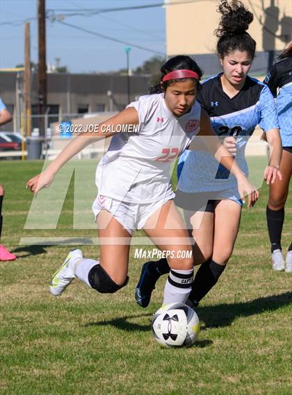 Thumbnail 3 in Lee Vs Harlan (NEISD Soccer Showcase) photogallery.