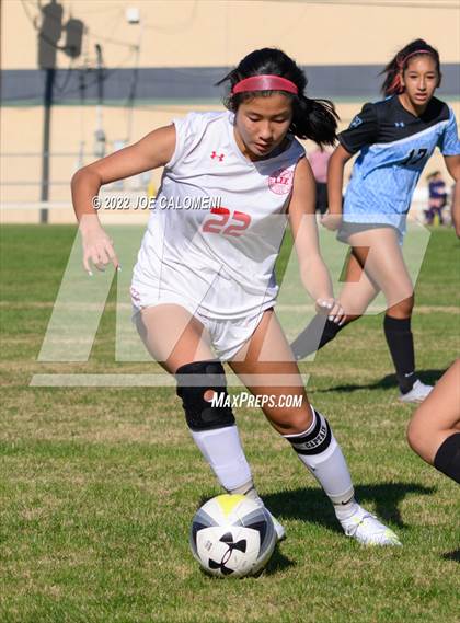 Thumbnail 2 in Lee Vs Harlan (NEISD Soccer Showcase) photogallery.