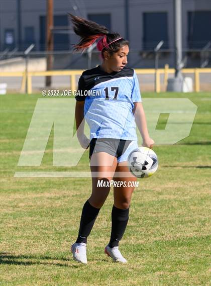 Thumbnail 2 in Lee Vs Harlan (NEISD Soccer Showcase) photogallery.