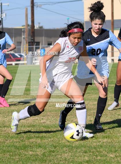 Thumbnail 2 in Lee Vs Harlan (NEISD Soccer Showcase) photogallery.