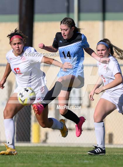 Thumbnail 2 in Lee Vs Harlan (NEISD Soccer Showcase) photogallery.