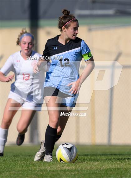 Thumbnail 2 in Lee Vs Harlan (NEISD Soccer Showcase) photogallery.