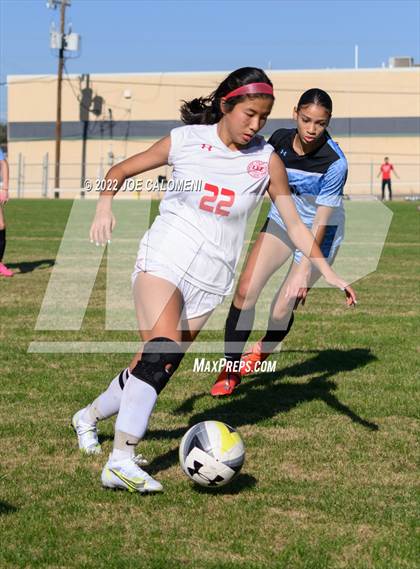 Thumbnail 2 in Lee Vs Harlan (NEISD Soccer Showcase) photogallery.