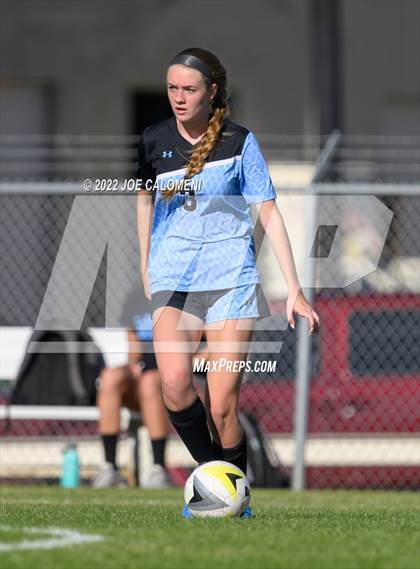 Thumbnail 2 in Lee Vs Harlan (NEISD Soccer Showcase) photogallery.