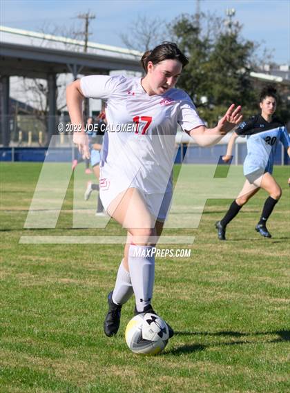 Thumbnail 3 in Lee Vs Harlan (NEISD Soccer Showcase) photogallery.