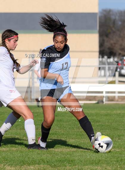 Thumbnail 1 in Lee Vs Harlan (NEISD Soccer Showcase) photogallery.