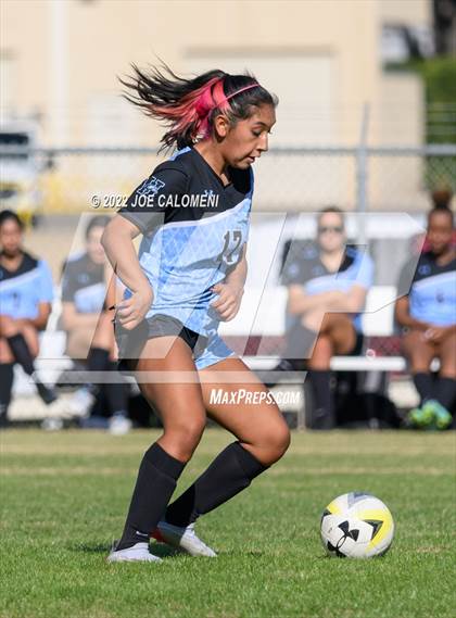 Thumbnail 2 in Lee Vs Harlan (NEISD Soccer Showcase) photogallery.