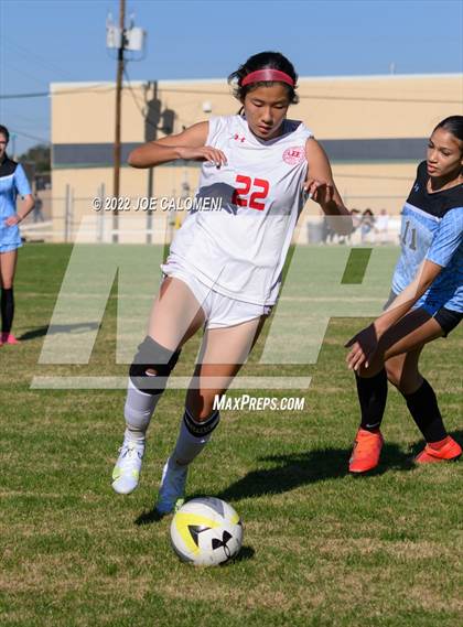 Thumbnail 1 in Lee Vs Harlan (NEISD Soccer Showcase) photogallery.
