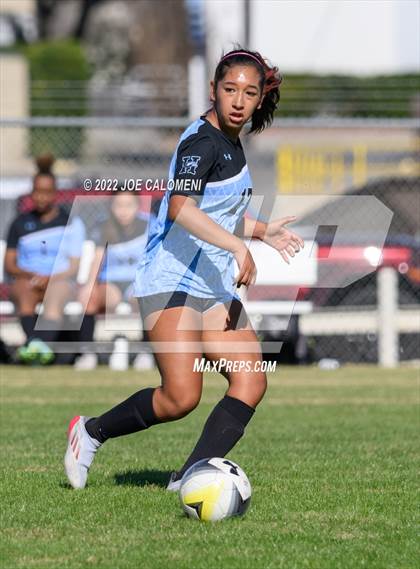 Thumbnail 3 in Lee Vs Harlan (NEISD Soccer Showcase) photogallery.