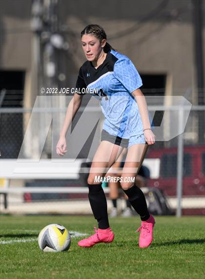 Thumbnail 3 in Lee Vs Harlan (NEISD Soccer Showcase) photogallery.