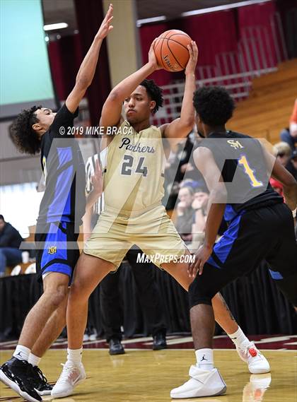 Thumbnail 2 in Paul VI vs. Shadow Mountain (Spalding Hoophall Classic) photogallery.