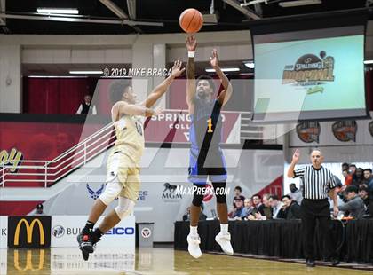 Thumbnail 2 in Paul VI vs. Shadow Mountain (Spalding Hoophall Classic) photogallery.
