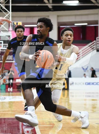Thumbnail 3 in Paul VI vs. Shadow Mountain (Spalding Hoophall Classic) photogallery.