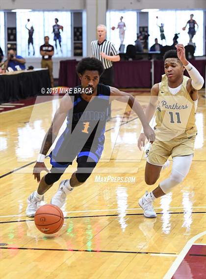 Thumbnail 2 in Paul VI vs. Shadow Mountain (Spalding Hoophall Classic) photogallery.