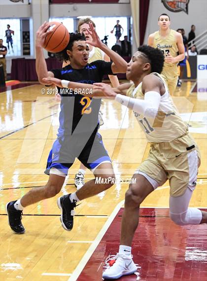 Thumbnail 3 in Paul VI vs. Shadow Mountain (Spalding Hoophall Classic) photogallery.