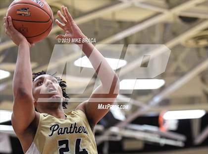 Thumbnail 3 in Paul VI vs. Shadow Mountain (Spalding Hoophall Classic) photogallery.