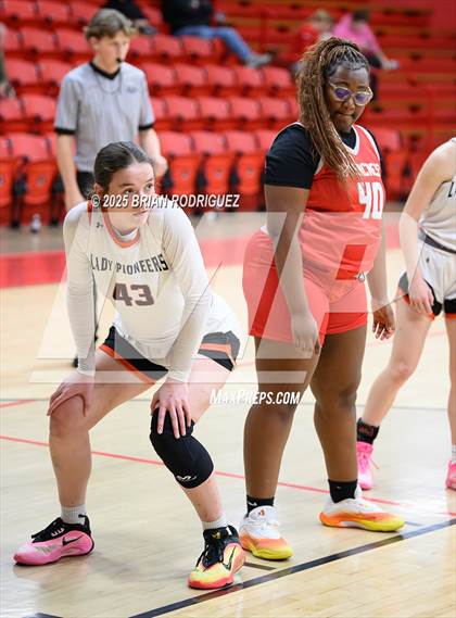 Thumbnail 2 in Batesville vs. Rivercrest (Cavenaugh Classic) photogallery.