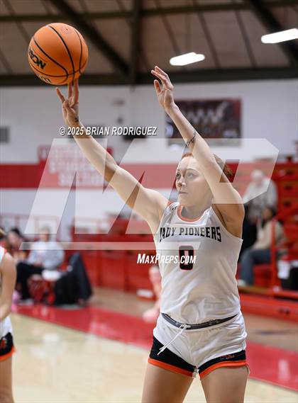 Thumbnail 1 in Batesville vs. Rivercrest (Cavenaugh Classic) photogallery.