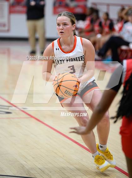 Thumbnail 2 in Batesville vs. Rivercrest (Cavenaugh Classic) photogallery.