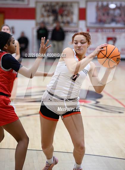 Thumbnail 1 in Batesville vs. Rivercrest (Cavenaugh Classic) photogallery.