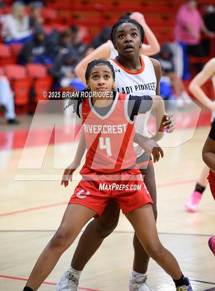 Thumbnail 3 in Batesville vs. Rivercrest (Cavenaugh Classic) photogallery.