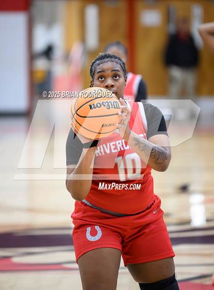 Thumbnail 3 in Batesville vs. Rivercrest (Cavenaugh Classic) photogallery.