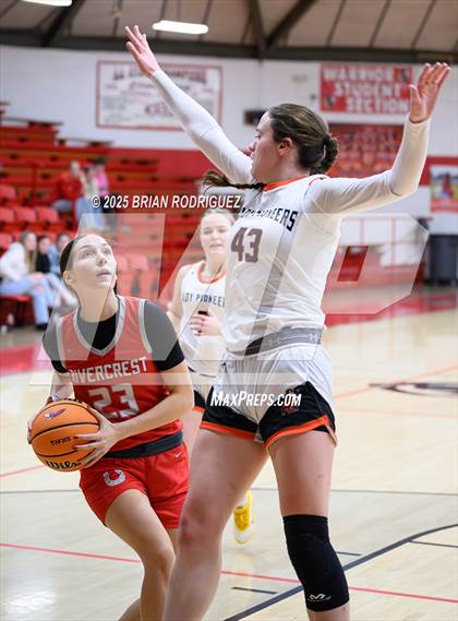 Thumbnail 2 in Batesville vs. Rivercrest (Cavenaugh Classic) photogallery.