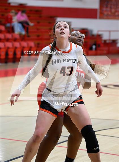 Thumbnail 3 in Batesville vs. Rivercrest (Cavenaugh Classic) photogallery.