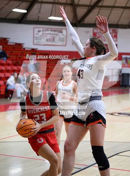 Thumbnail 1 in Batesville vs. Rivercrest (Cavenaugh Classic) photogallery.