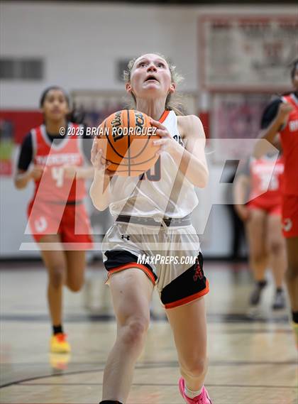 Thumbnail 3 in Batesville vs. Rivercrest (Cavenaugh Classic) photogallery.