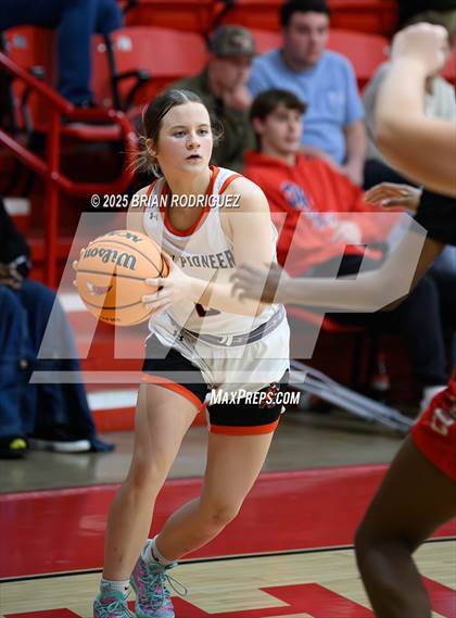 Thumbnail 1 in Batesville vs. Rivercrest (Cavenaugh Classic) photogallery.
