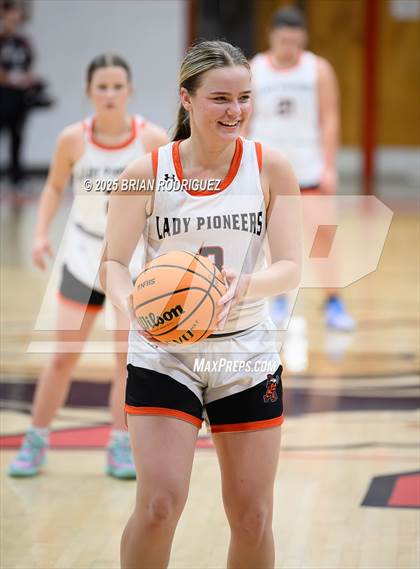 Thumbnail 3 in Batesville vs. Rivercrest (Cavenaugh Classic) photogallery.