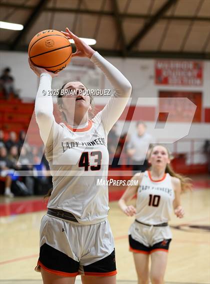 Thumbnail 2 in Batesville vs. Rivercrest (Cavenaugh Classic) photogallery.