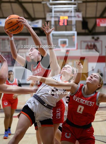 Thumbnail 2 in Batesville vs. Rivercrest (Cavenaugh Classic) photogallery.