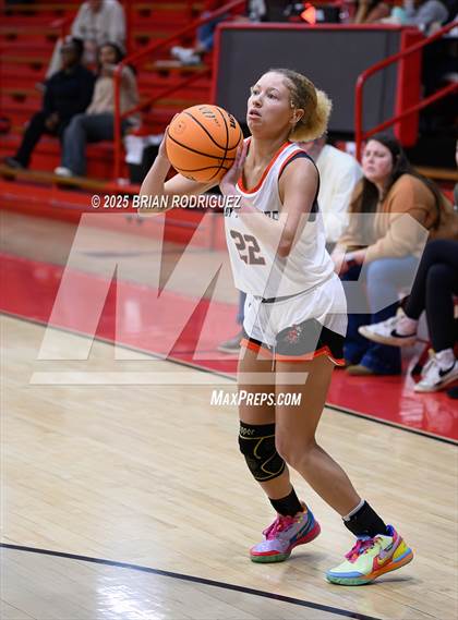 Thumbnail 3 in Batesville vs. Rivercrest (Cavenaugh Classic) photogallery.