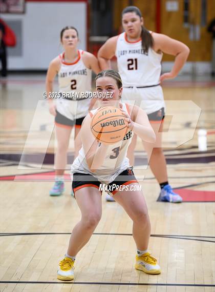 Thumbnail 1 in Batesville vs. Rivercrest (Cavenaugh Classic) photogallery.