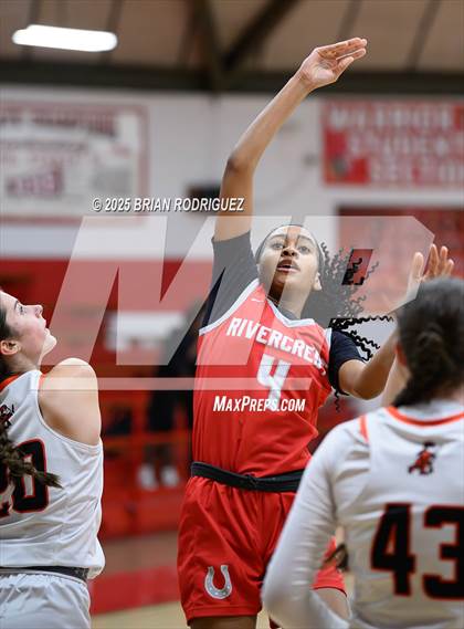 Thumbnail 2 in Batesville vs. Rivercrest (Cavenaugh Classic) photogallery.