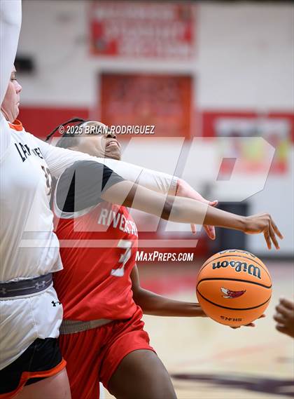 Thumbnail 3 in Batesville vs. Rivercrest (Cavenaugh Classic) photogallery.