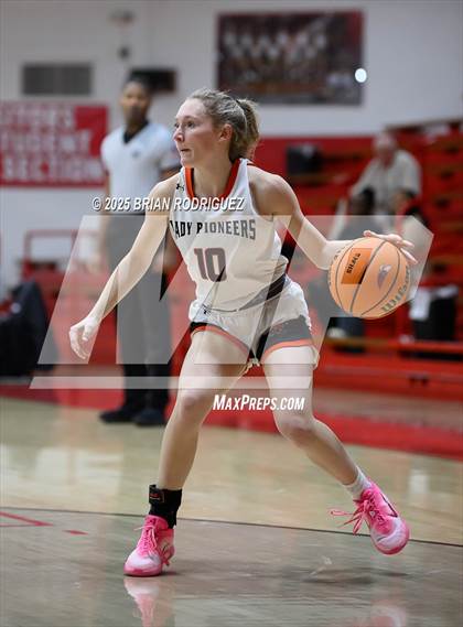 Thumbnail 1 in Batesville vs. Rivercrest (Cavenaugh Classic) photogallery.