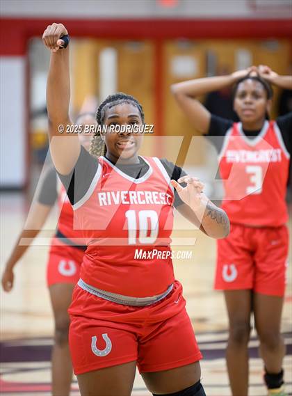 Thumbnail 2 in Batesville vs. Rivercrest (Cavenaugh Classic) photogallery.